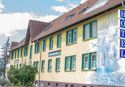 Außenansicht vom Hotel Wandersleben