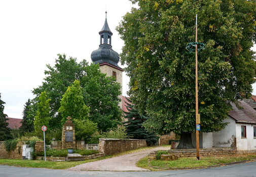 Impressionen aus Sülzenbrücken: die Kirche St. Wigbert